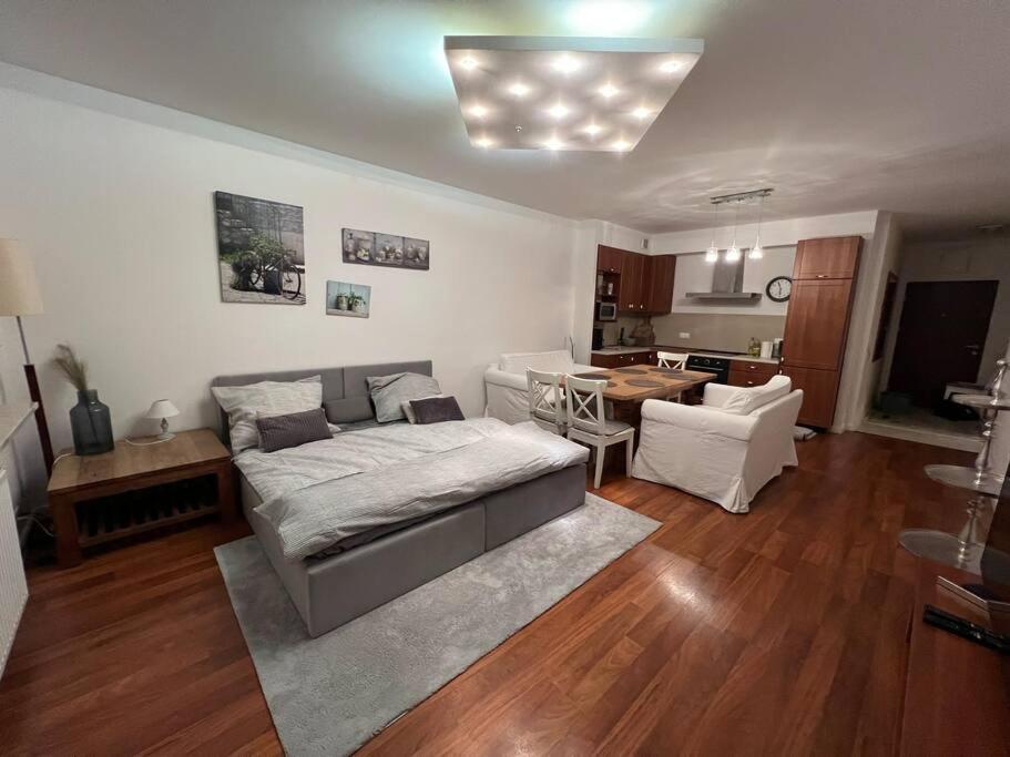 Beautiful Ground Floor Apartment In Warszawa Zewnętrze zdjęcie